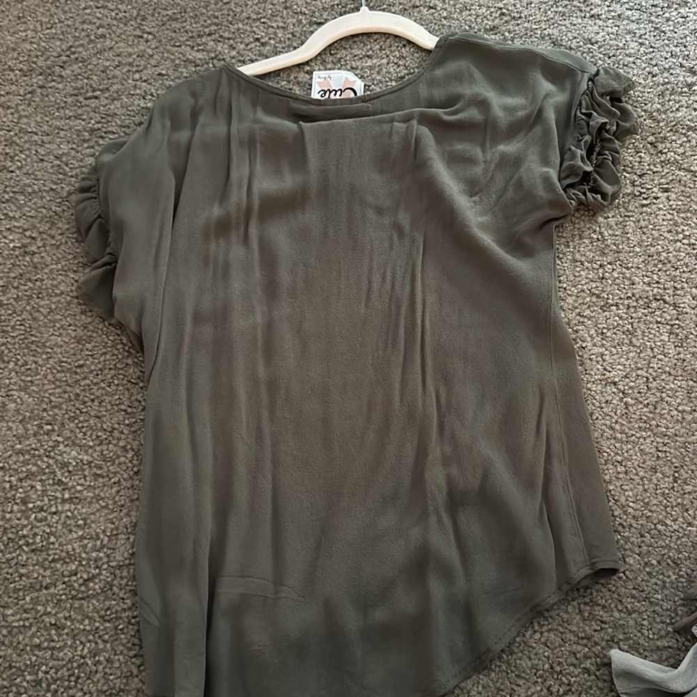 Green Top - Picture 3 of 3